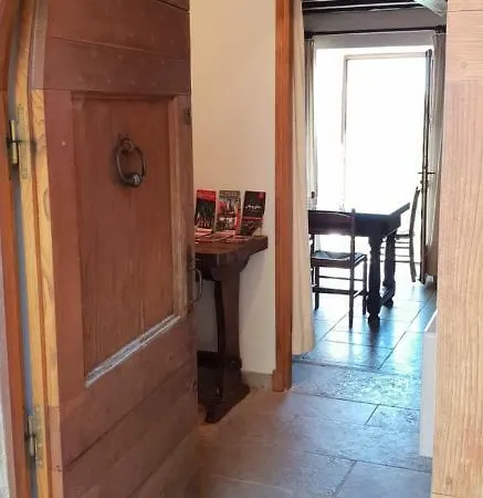 Сasa de vacaciones La Petite Maison Des Artistes *