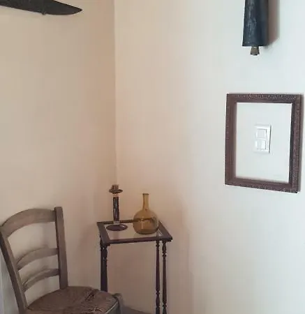 Сasa de vacaciones La Petite Maison Des Artistes *