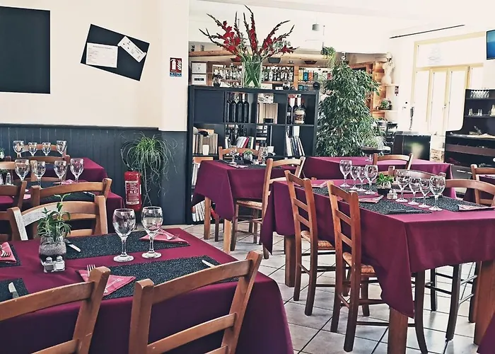 Сasa de vacaciones La Petite Maison Des Artistes Castelnau-Pégayrols