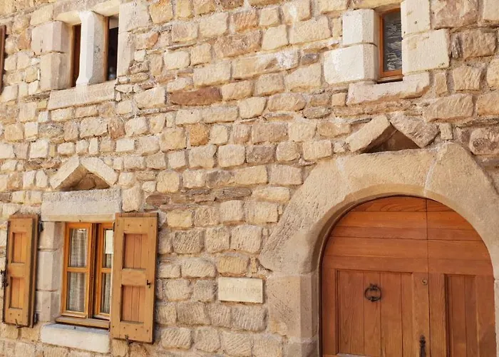 La Petite Maison Des Artistes Сasa de vacaciones Castelnau-Pégayrols