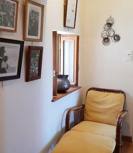 La Petite Maison Des Artistes * Castelnau-Pégayrols