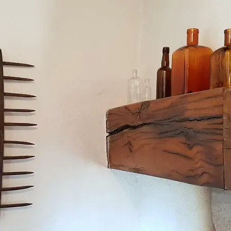 La Petite Maison Des Artistes Hébergement de vacances Castelnau-Pégayrols