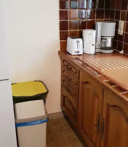 La Petite Maison Des Artistes * Castelnau-Pégayrols